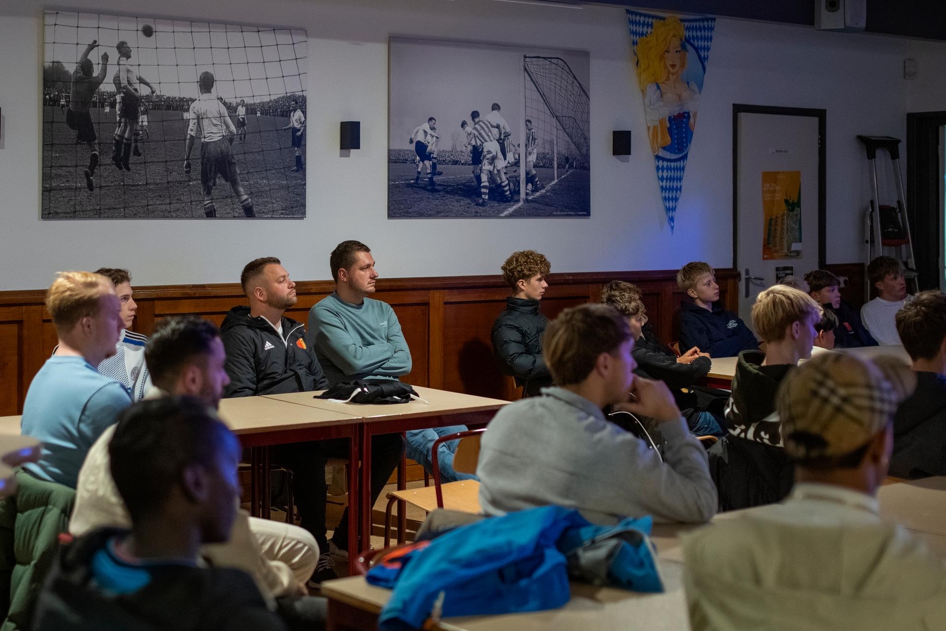 16. 0021-Peter koopman & Judith Stolwijk. Sociale Veiligheid Sport 050 -27-10-2025