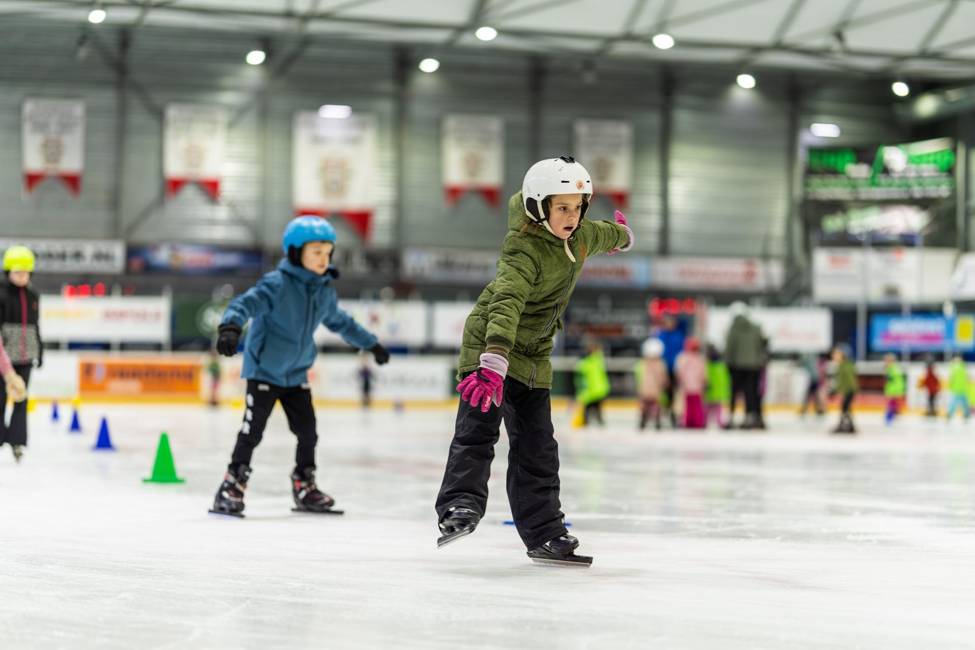 Sport050 Schaatsen IJsbaan IJshal Helm
