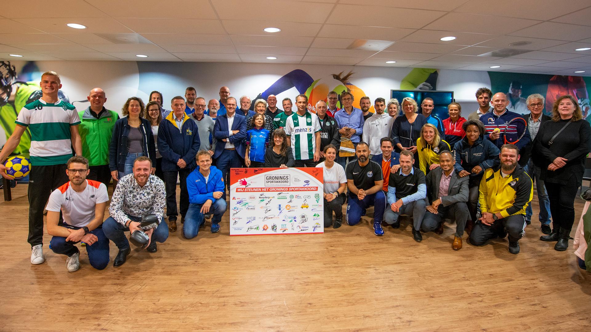 Gronings Sportakkoord ondertekening